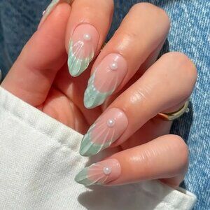 Mint Green & Pink Seashell Press On Nail Art Reusable Medium Almond Shape NWT